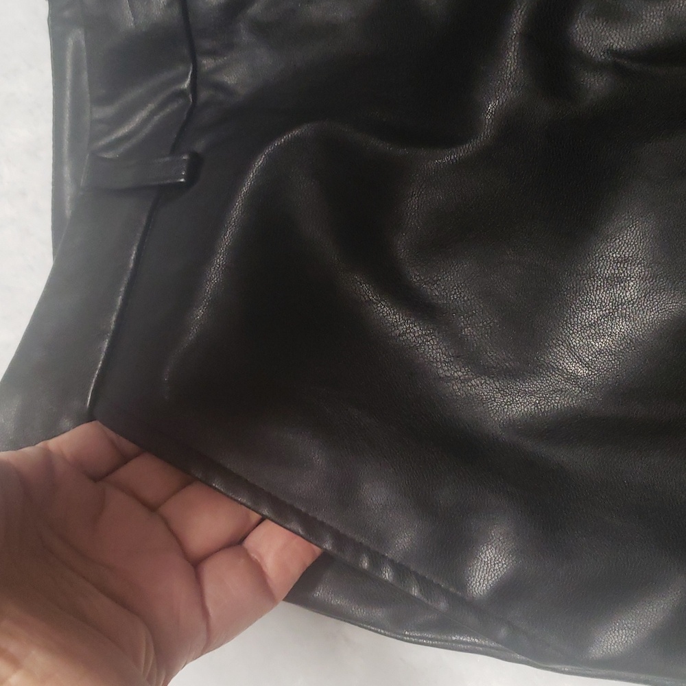 NWT Silvia Wide Legged Black Leather Flared Pants Women's Size L. - Picture 7 of 10